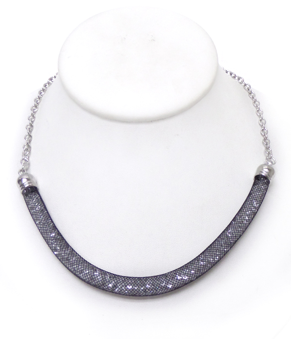 Color mesh chain necklace