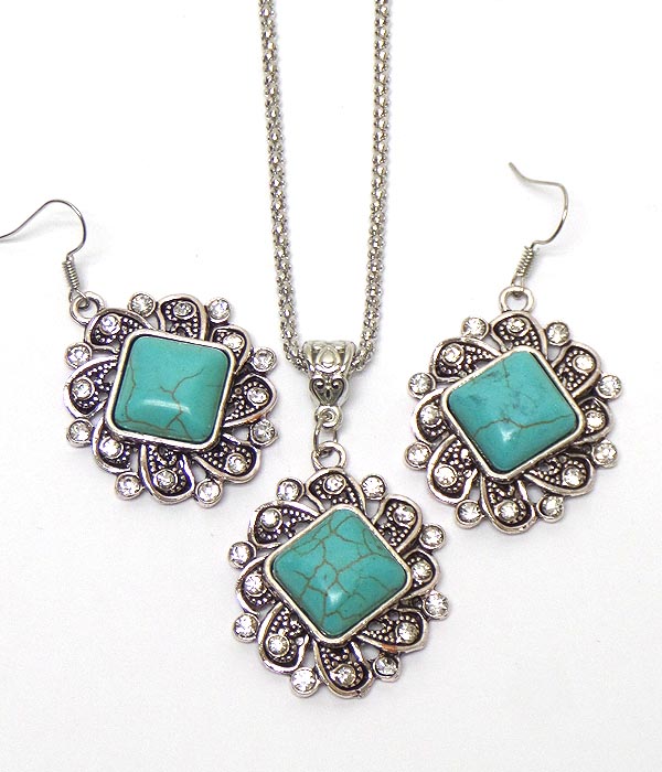 Crystal and turquoise center metal filigree pendant necklace set