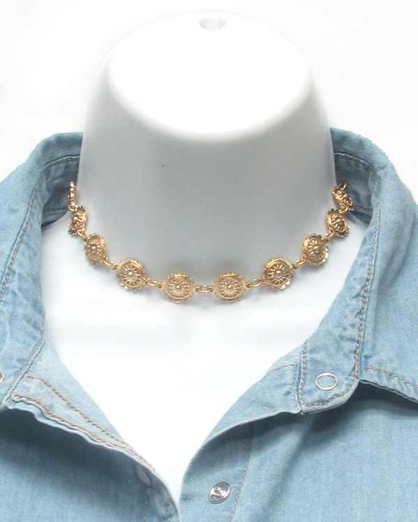 Metal filigree disk link choker necklace