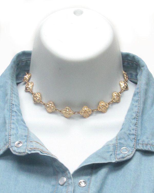 Metal filigree link choker necklace