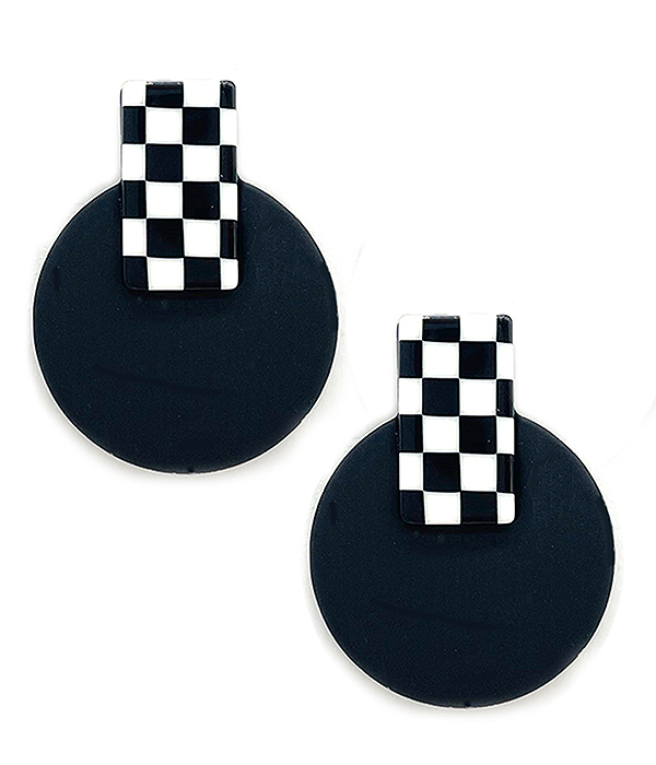 BLACK AND WHITE CHECKERED PATTERN EARRING - DISC