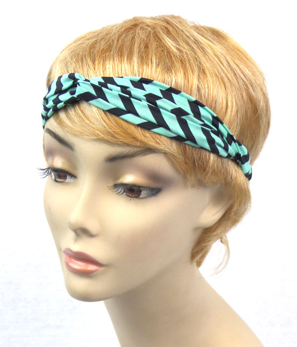Chevron pattern stretch headband