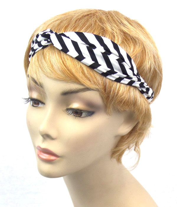 Chevron pattern stretch headband