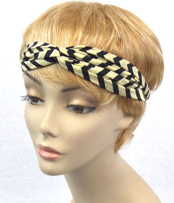 Chevron pattern stretch headband