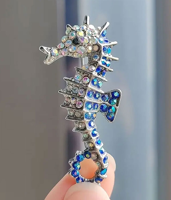 Sealife theme seahorse brooch pin