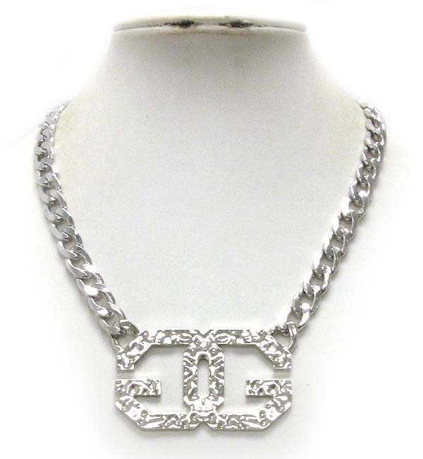 Hammered double g link and thick chain necklace