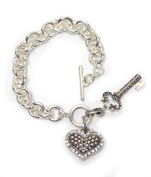 Metal textured heart charm toggle chain bracelet