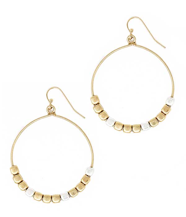 MULTI METAL SEEDBEAD WIRE HOOP EARRING