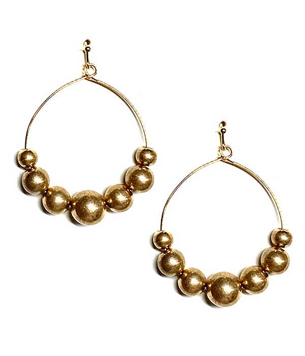 MULTI METALIC BALL AND WIRE HOOP EARRING