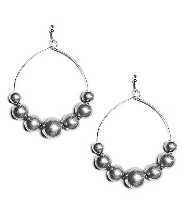 MULTI METALIC BALL AND WIRE HOOP EARRING