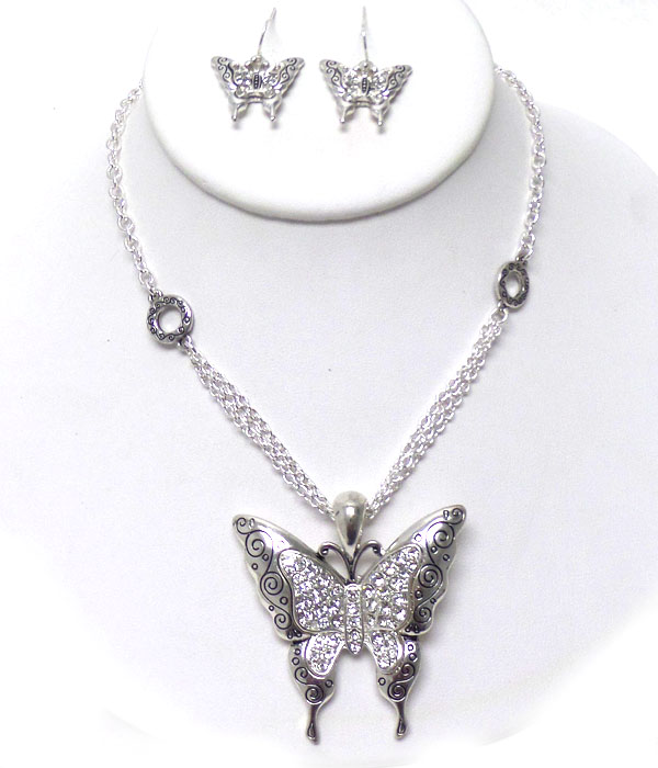 Butterfly w rhinesone necklace  set