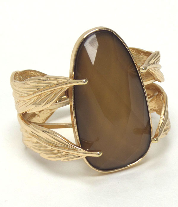 Metal leaf and on top natural glass oval stone hinge bangle