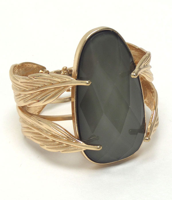 Metal leaf and on top natural glass oval stone hinge bangle