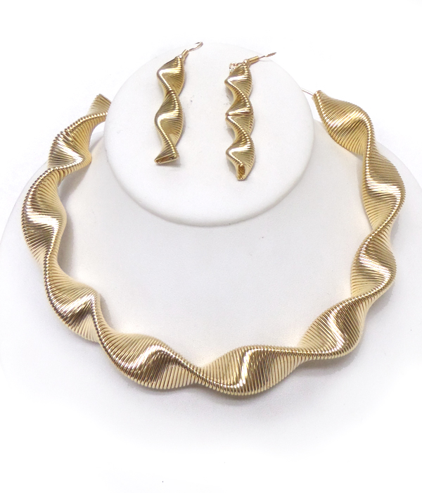 Swirl spital necklace set 