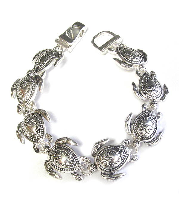 TEXTURED MULTI TURTLE MAGNETIC BRACELET