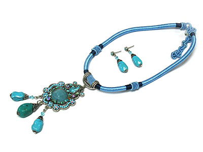 Crystal and natural stone pendant with woven  fabric necklace set