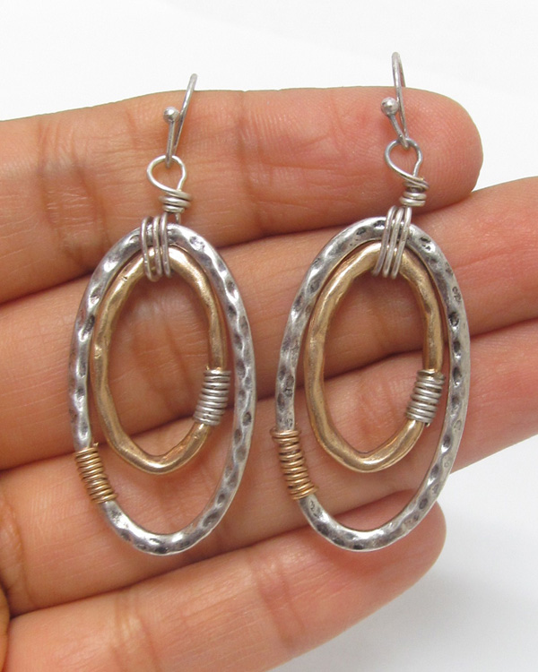 DOUBLE OVAL HOOP EARRING