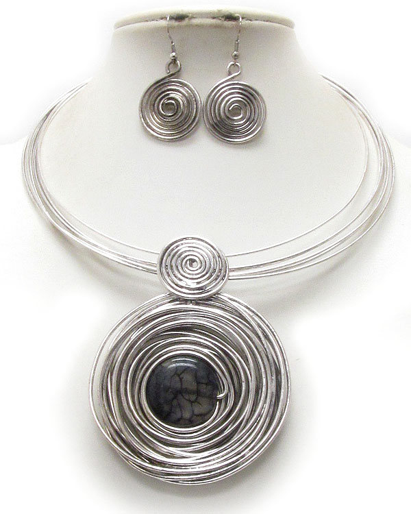 Wire art disk pendant chocker style necklace earring set