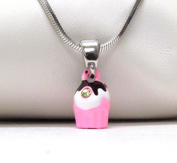 Made in korea whitegold plating and crystal deco cup cake pendant necklace