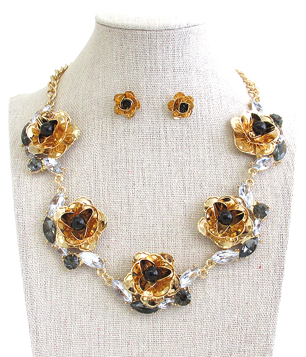 Pearl center rose link necklace set