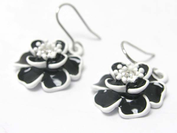 Metal epoxy flower earring