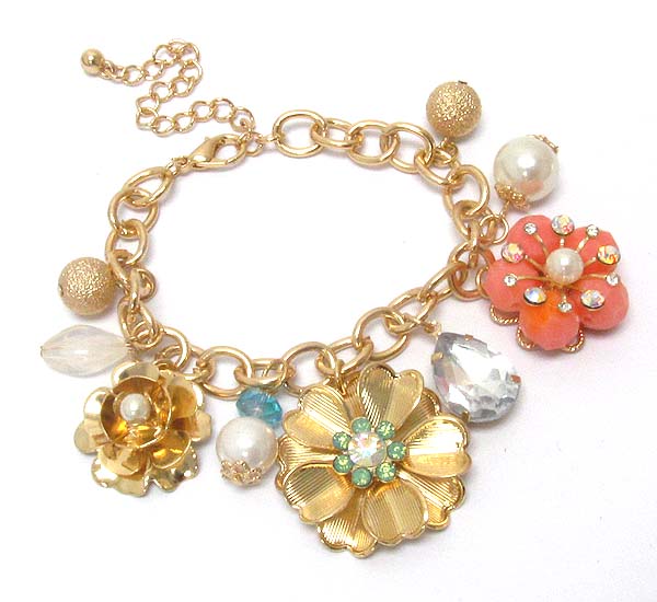 Crystal deco flower and pearl dangle bracelet