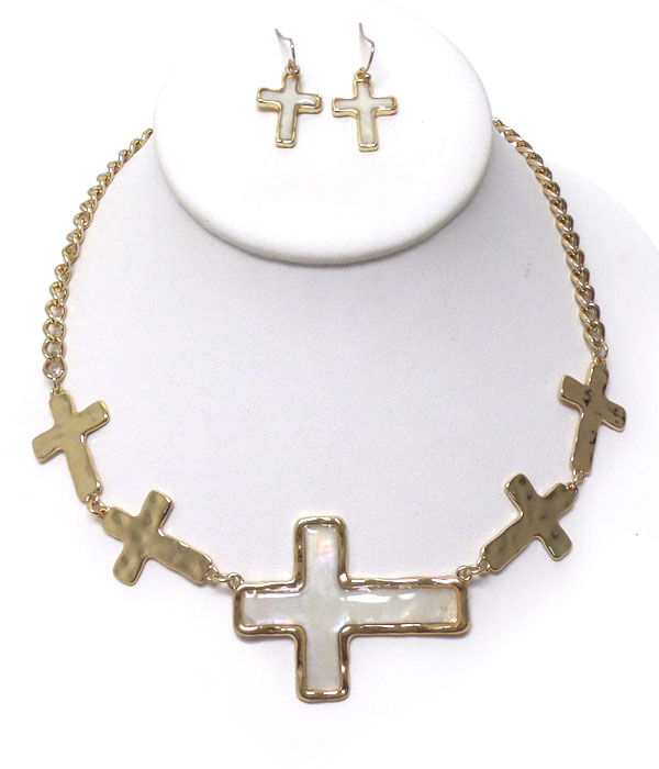 Hammered and pearl cross link necklace earring set