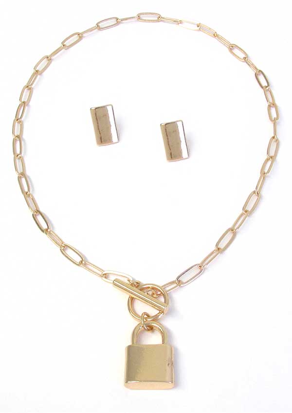 Padlock pendant toggle necklace set