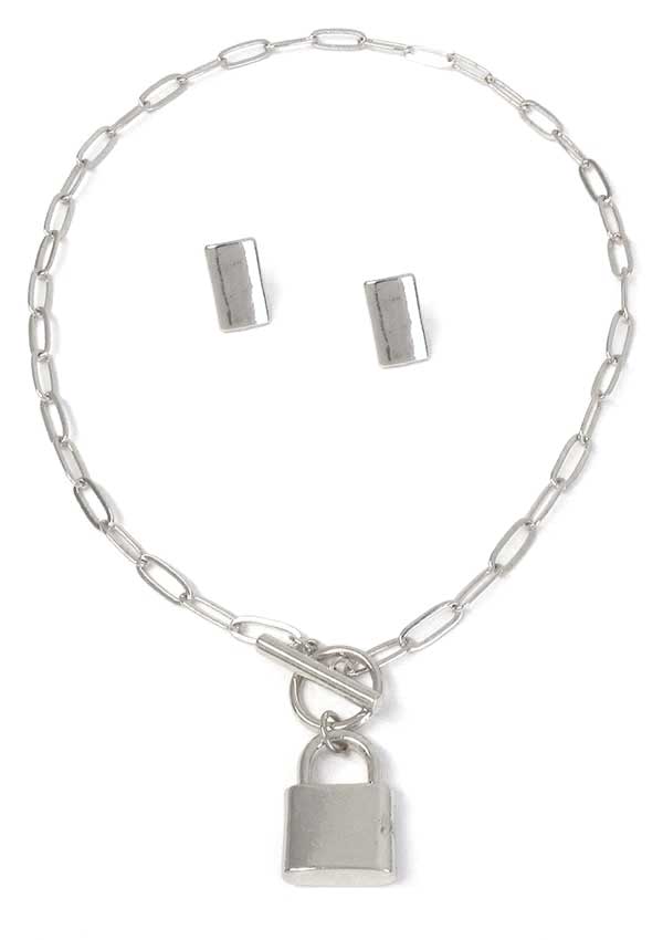 Padlock pendant toggle necklace set