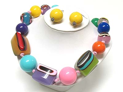 Enameled acryl ball link neckalce and earring set