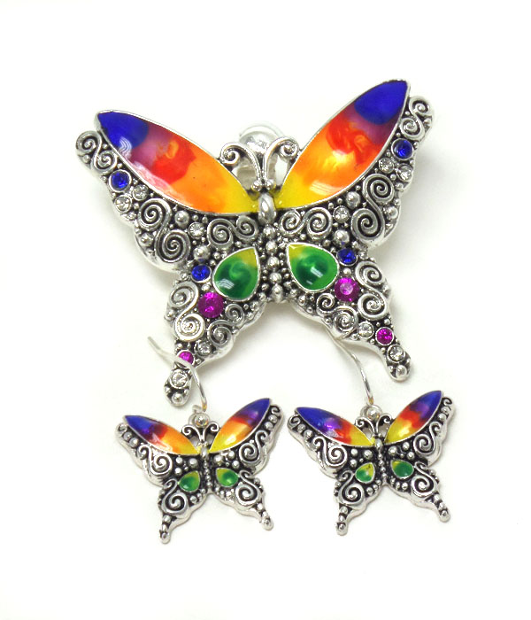 Butterfly theme magnetic pendant set
