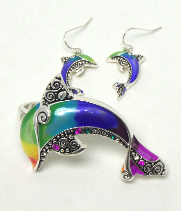 Designed dolphin magnetic pendant set