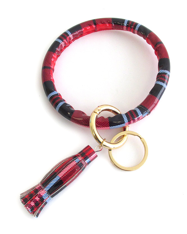 Keyring leatherette bangle bracelet with key chain - plaid