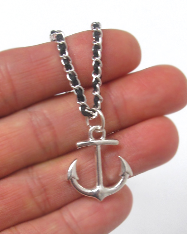 Anchor necklace