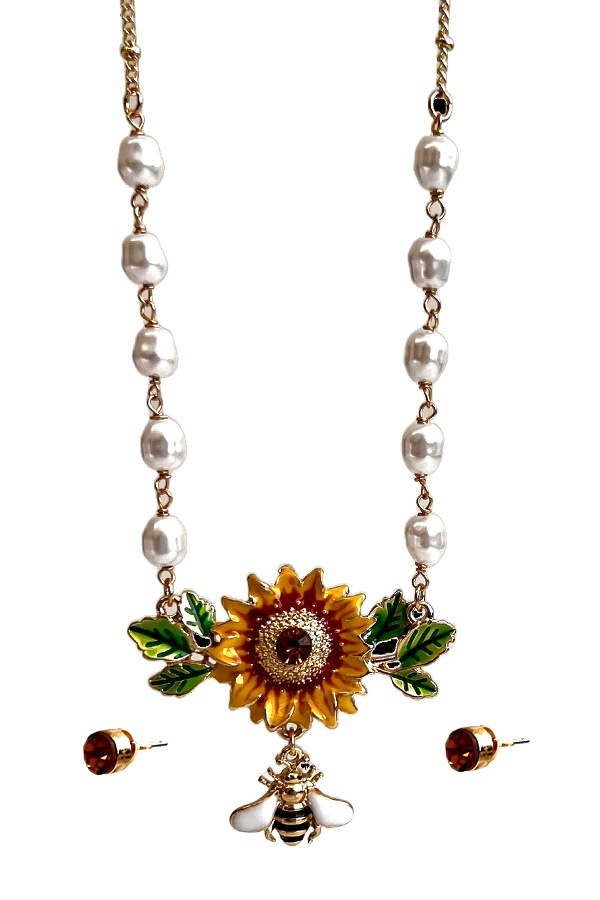 Garden theme sunflower and bee pendant necklace set