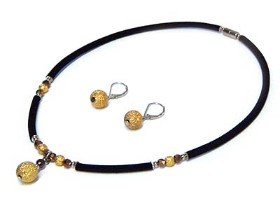 METAL BALL DECO SUEDE SIMPLE WIRE NECKLACE WITH MAGNET CLASP AND EARRING SET