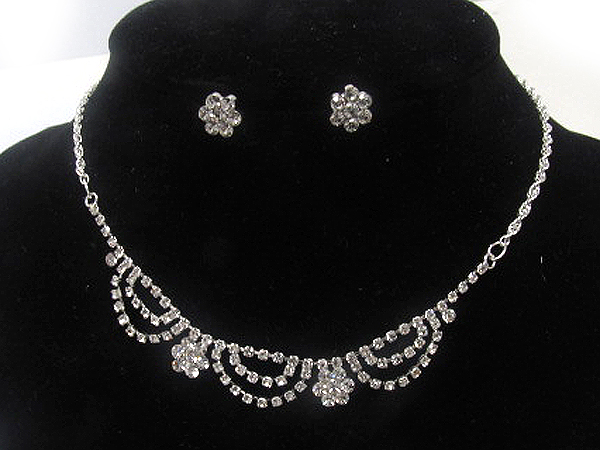 Rhinestone triple oval patern and two flowers party chain necklace earring set