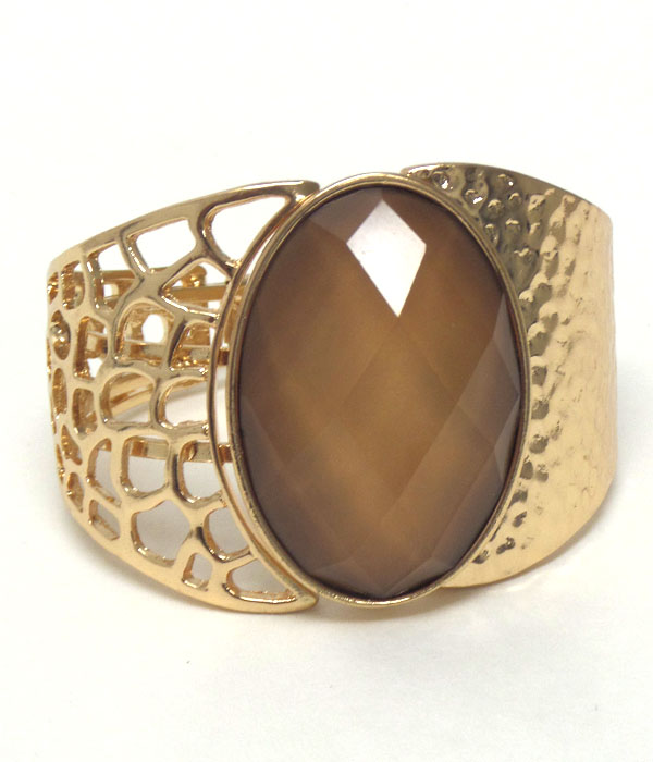 Oval glass stone hammered metal hinge bangle