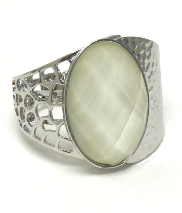 Oval glass stone hammered metal hinge bangle