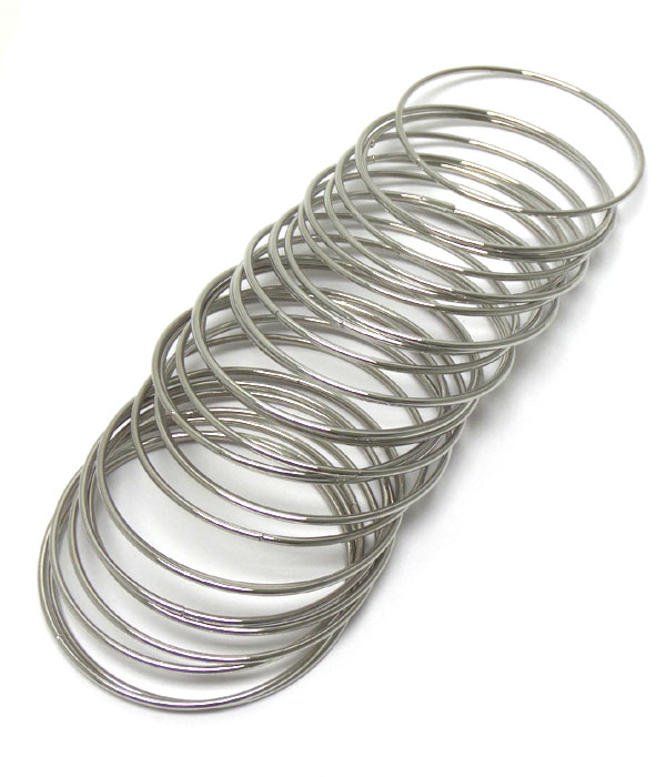 Multi row stackable metal bangle