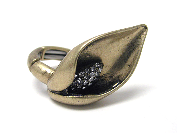 Crystal deco lily stretch ring