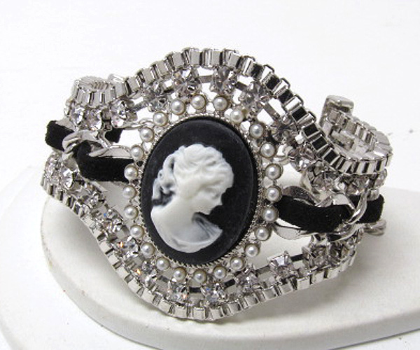 Crystal and pearl cameo fashion braided fabric with chain bracelet