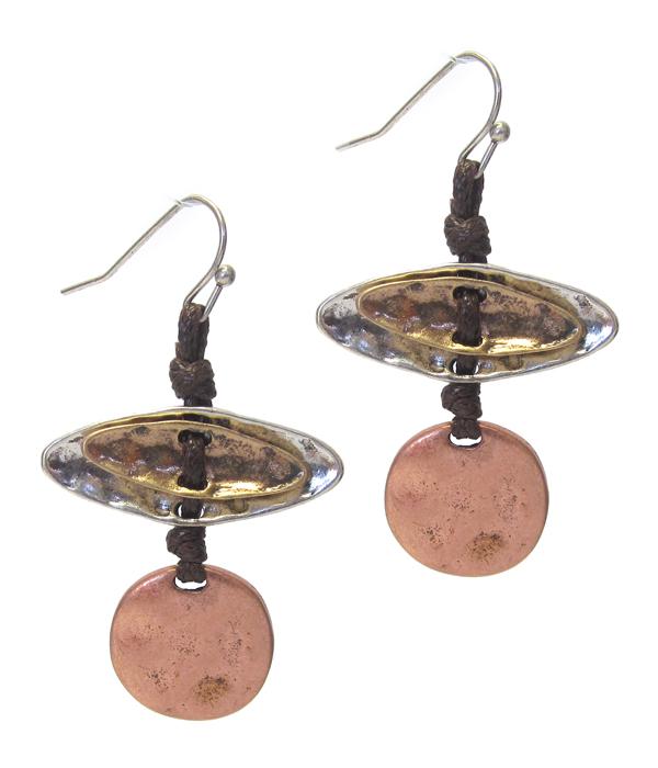 HAMMERED OVAL AND DISC EARRING
