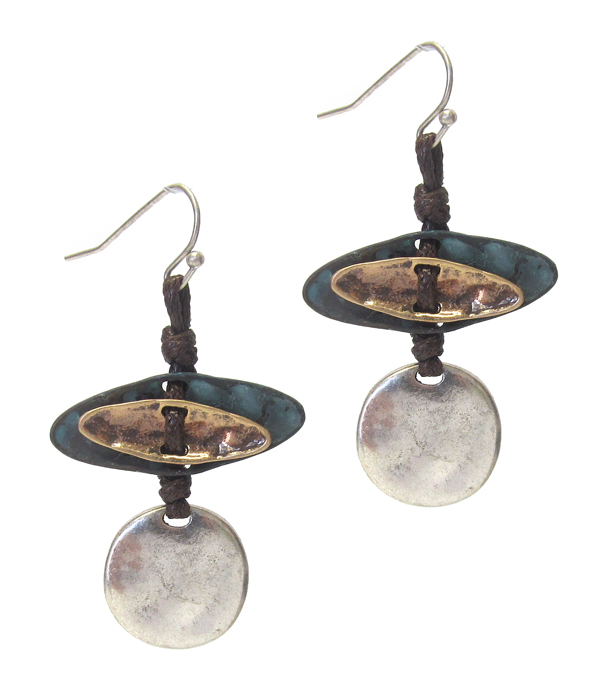 Hammered oval and disc earring