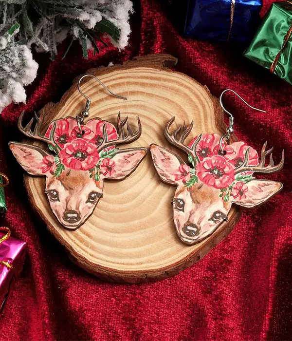 Christmas theme wood earring - deer
