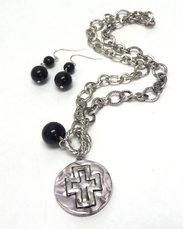 Textured chain with cross on metal disc necklace set