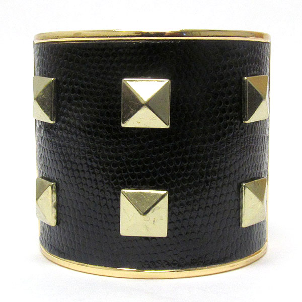 Multi spike deco wide metal bangle bracelet