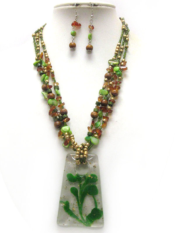 Gold flake deco resin pendant and multi chip stone chain necklace earring set