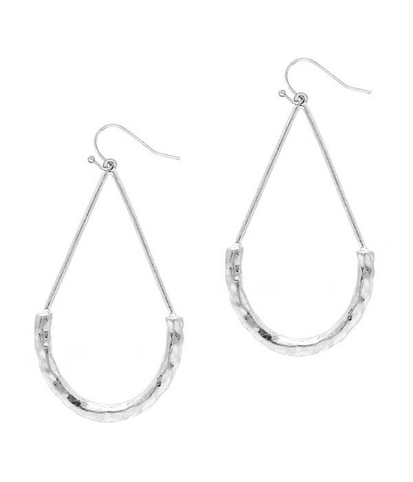 Metal teardrop earring