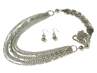 Multi later metal chain necklace and earring set